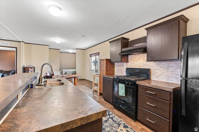 219 E DETROITER CIR, Murray, UT 84107