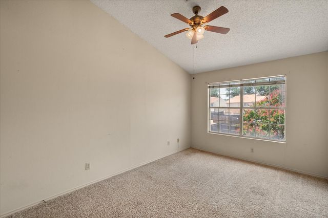 1523 Creek Bank Lane, Arlington, TX 76014