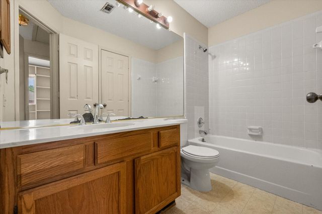 1523 Creek Bank Lane, Arlington, TX 76014