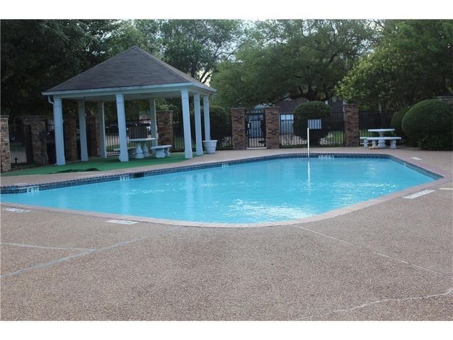 1523 Creek Bank Lane, Arlington, TX 76014