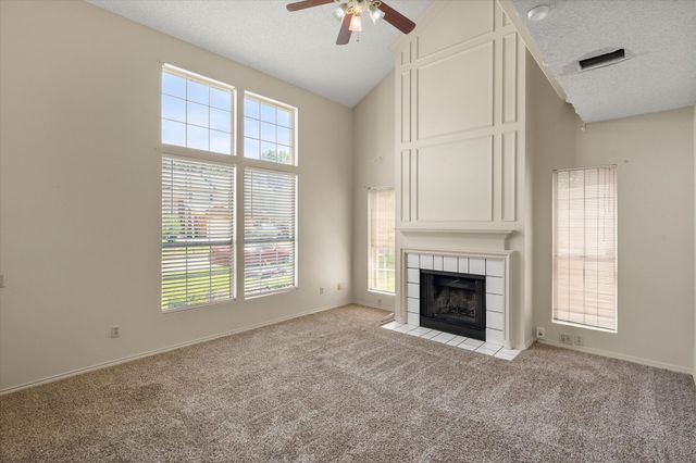 1523 Creek Bank Lane, Arlington, TX 76014