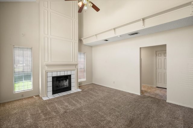 1523 Creek Bank Lane, Arlington, TX 76014