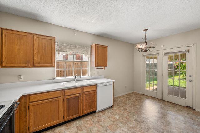 1523 Creek Bank Lane, Arlington, TX 76014
