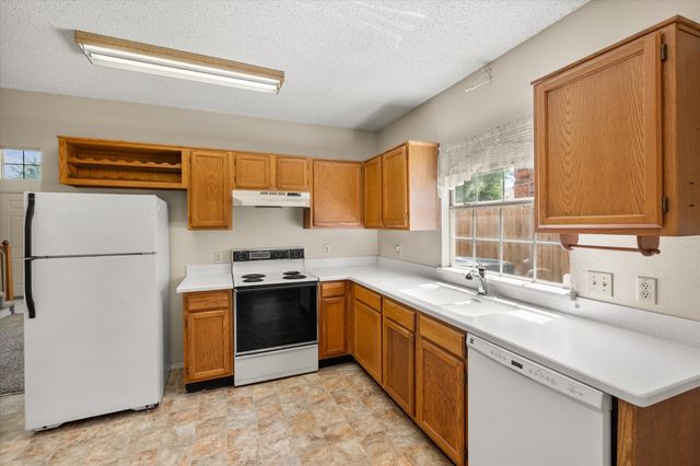1523 Creek Bank Lane, Arlington, TX 76014