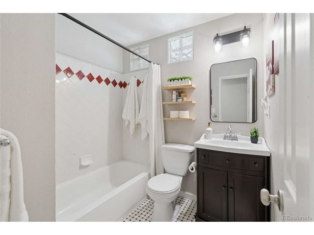 3145 S Fox St, Englewood, CO 80110