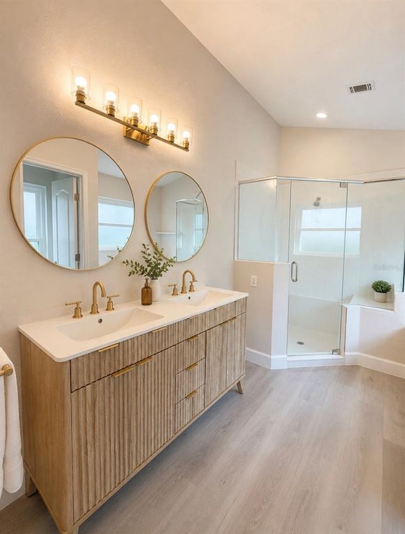 Image 18 of property listing at 731 FORESTGREEN COURT, Orlando, FL 32828