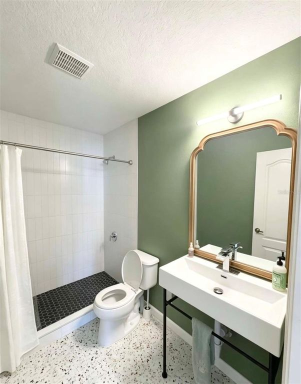 Image 19 of property listing at 731 FORESTGREEN COURT, Orlando, FL 32828