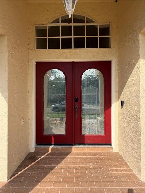 Image 3 of property listing at 731 FORESTGREEN COURT, Orlando, FL 32828