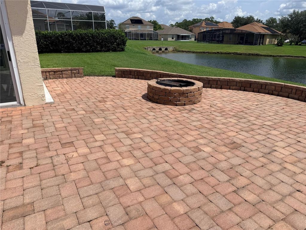 Image 32 of property listing at 731 FORESTGREEN COURT, Orlando, FL 32828