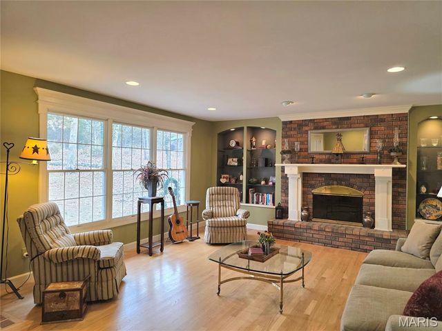 1111 Ecko Lane, Washington, MO 63090