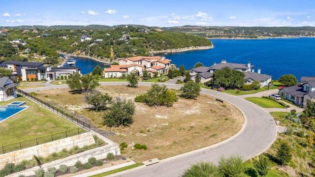 624 Casasanta TRL, Spicewood, TX 78738