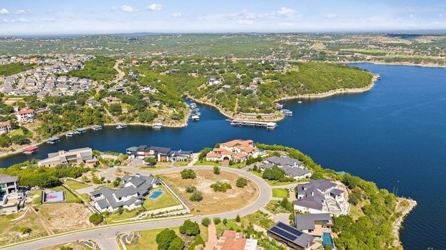 624 Casasanta TRL, Spicewood, TX 78738