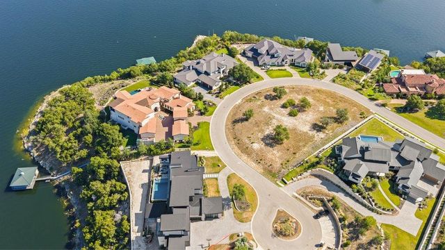 624 Casasanta TRL, Spicewood, TX 78738