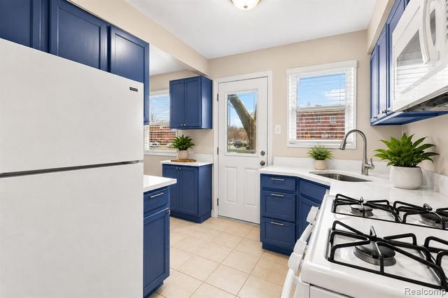 3352 Coolidge Highway 11, Royal Oak, MI 48073