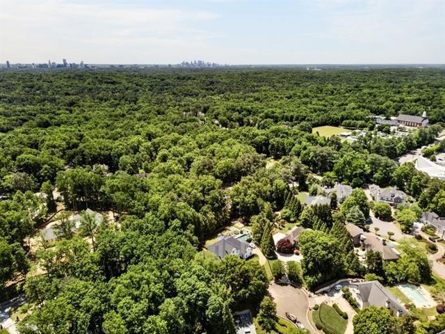740 Riley Place, Atlanta, GA 30327