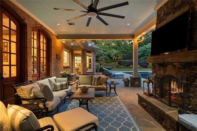 740 Riley Place, Atlanta, GA 30327