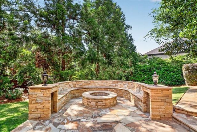 740 Riley Place, Atlanta, GA 30327