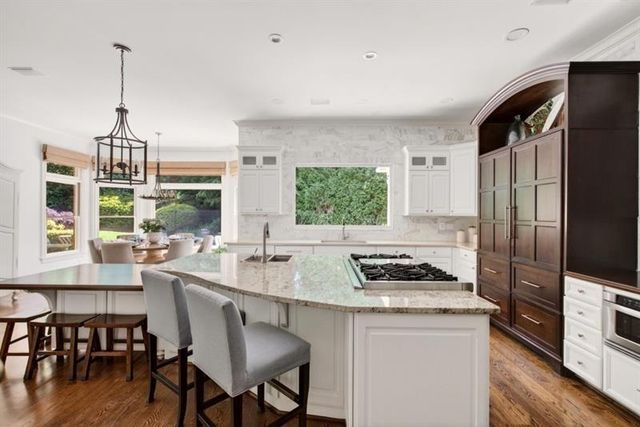 740 Riley Place, Atlanta, GA 30327