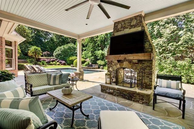 740 Riley Place, Atlanta, GA 30327