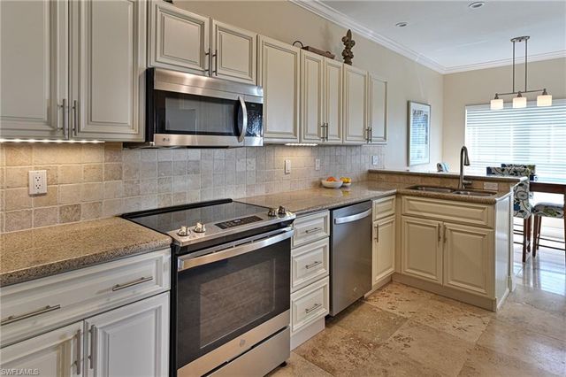 175 Barefoot CIR, Bonita Springs, FL 34134