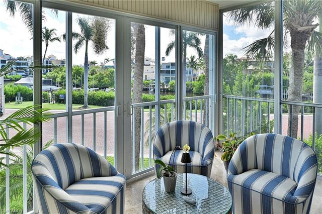 175 Barefoot CIR, Bonita Springs, FL 34134