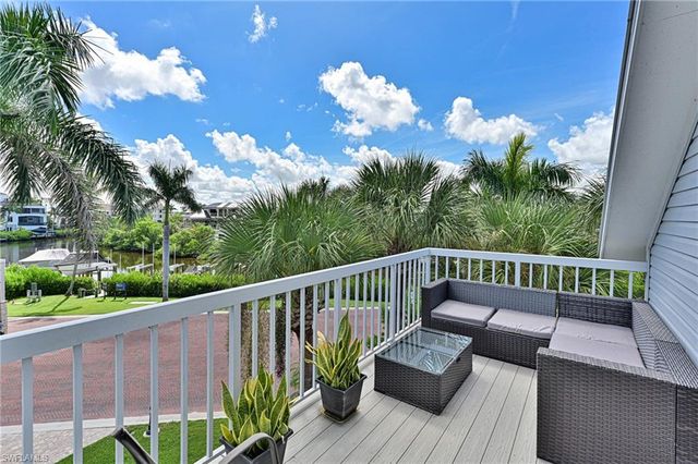 175 Barefoot CIR, Bonita Springs, FL 34134