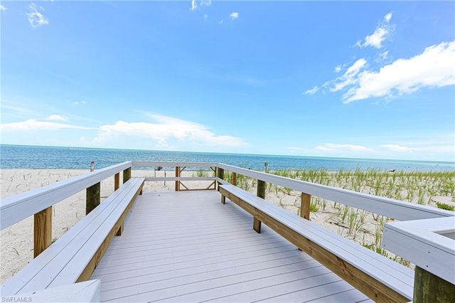 175 Barefoot CIR, Bonita Springs, FL 34134