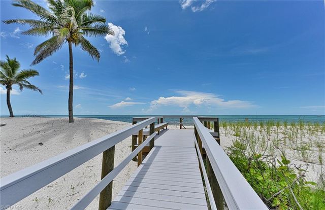 175 Barefoot CIR, Bonita Springs, FL 34134