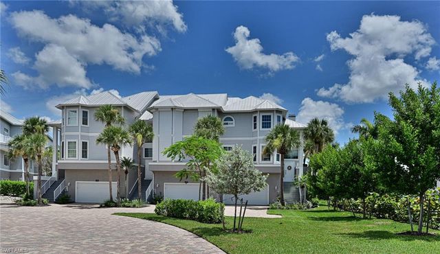 175 Barefoot CIR, Bonita Springs, FL 34134