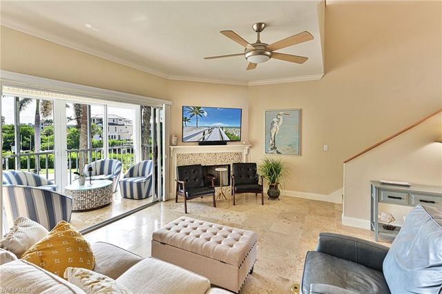 175 Barefoot CIR, Bonita Springs, FL 34134