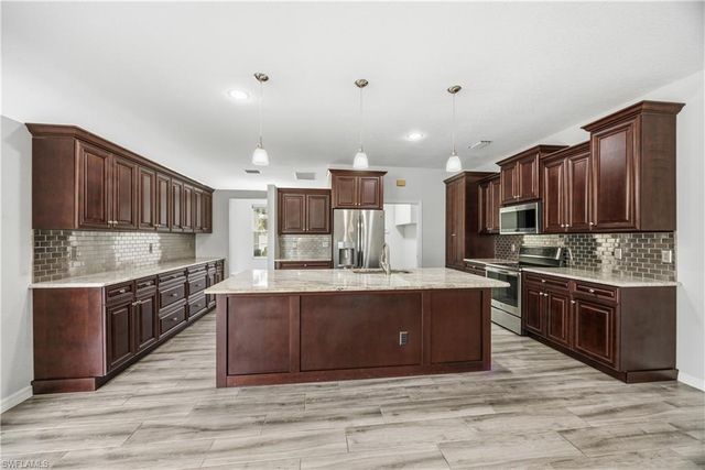 12781 Meadow Pine LN, Fort Myers, FL 33913