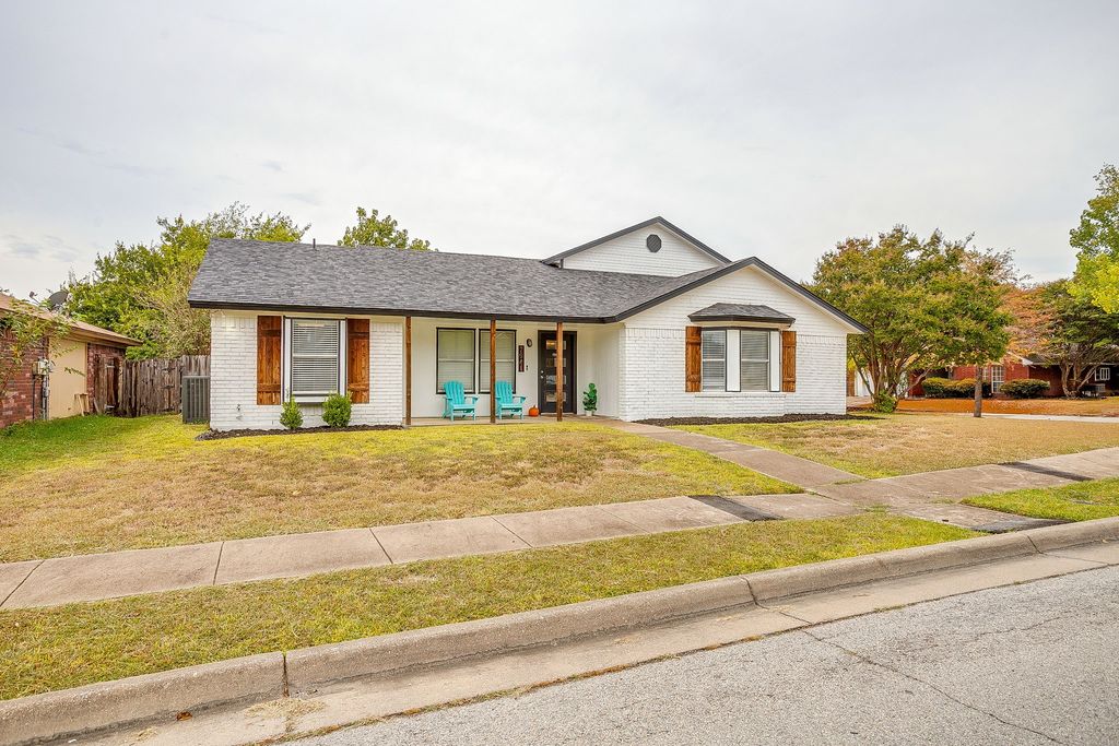 7941 Sunrise Drive, Watauga, TX 76148