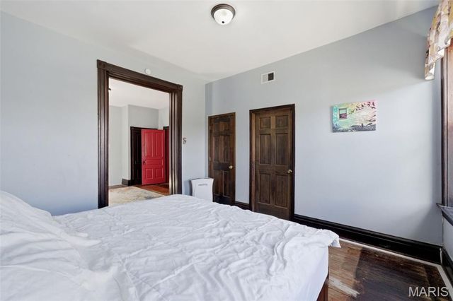 7507 Virginia Avenue, St Louis, MO 63111