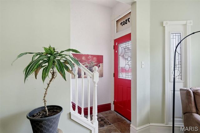 7507 Virginia Avenue, St Louis, MO 63111