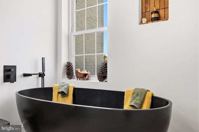 1203 G ST NE, Washington, DC 20002