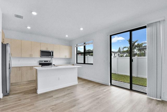 4074 Highland Oaks Drive, Pompano Beach, FL 33069