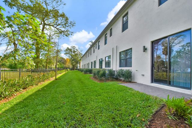 4074 Highland Oaks Drive, Pompano Beach, FL 33069
