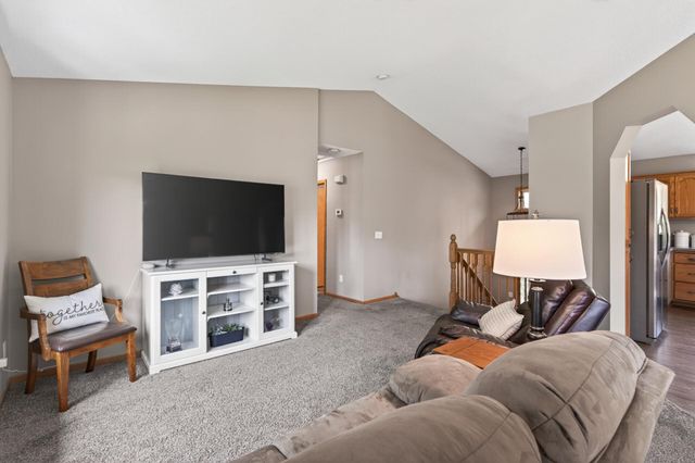 706 79th Street W, Lino Lakes, MN 55014