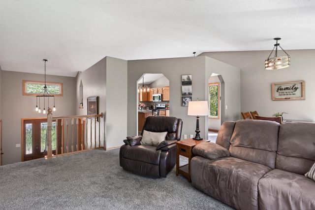 706 79th Street W, Lino Lakes, MN 55014