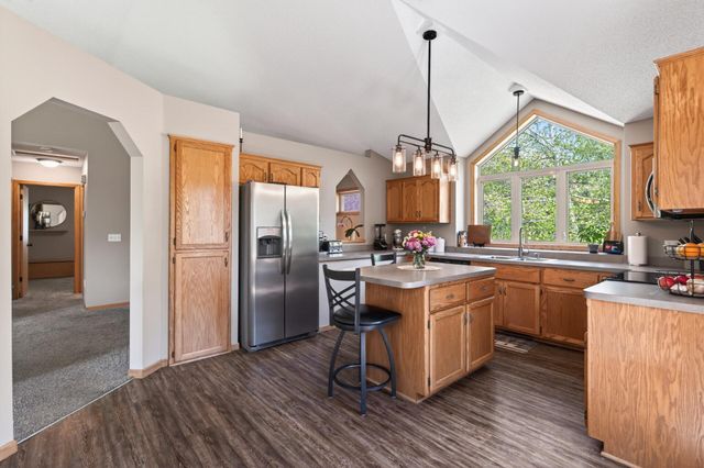 706 79th Street W, Lino Lakes, MN 55014