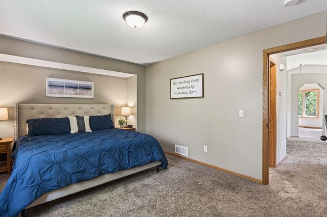 706 79th Street W, Lino Lakes, MN 55014