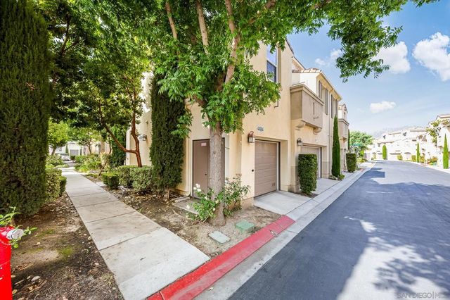 44984 Hawthorn St 208, Temecula, CA 92592