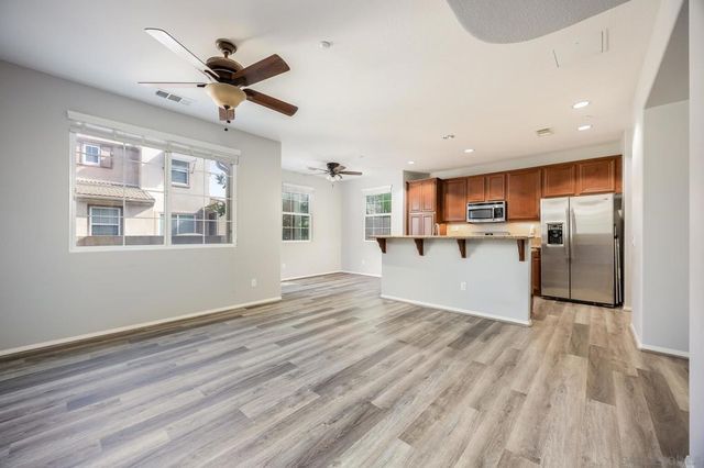 44984 Hawthorn St 208, Temecula, CA 92592