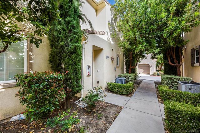 44984 Hawthorn St 208, Temecula, CA 92592