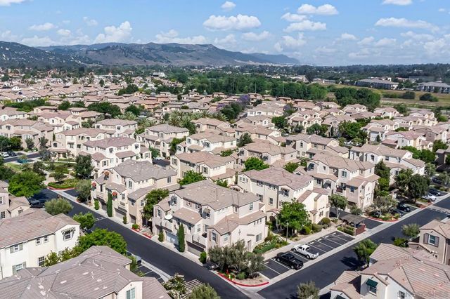 44984 Hawthorn St 208, Temecula, CA 92592