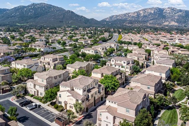 44984 Hawthorn St 208, Temecula, CA 92592