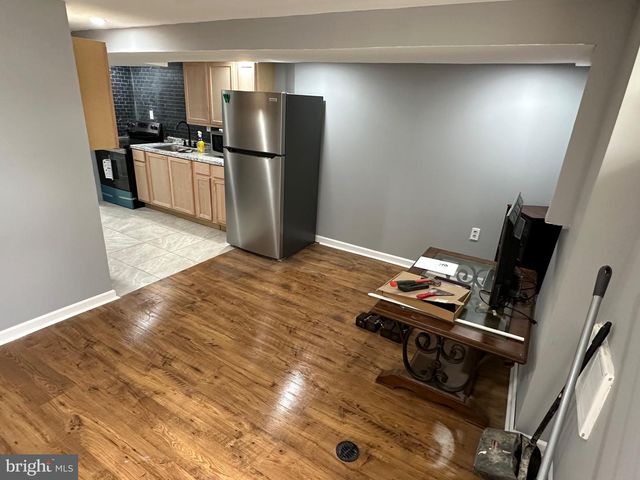 200 E ALBANUS ST, Philadelphia, PA 19120