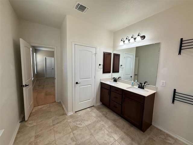 334 Reunion LN, Georgetown, TX 78626