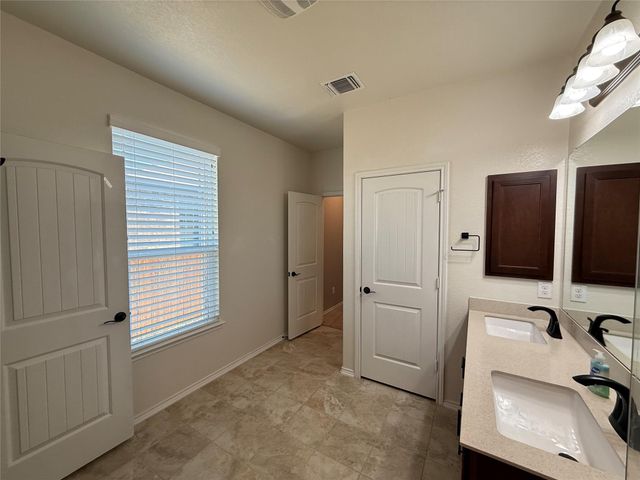 334 Reunion LN, Georgetown, TX 78626