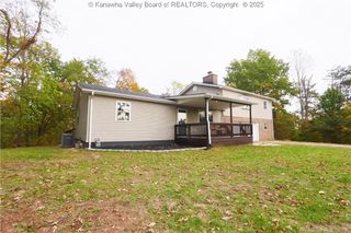 35 Sapphire Road, St Albans, WV 25177